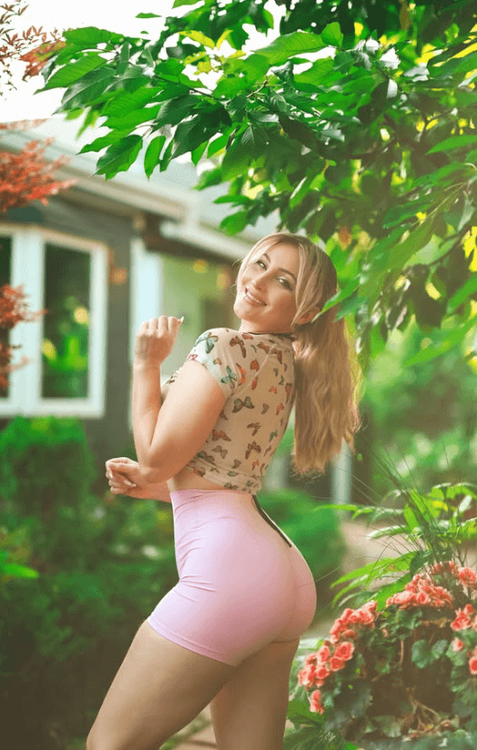 Holly Wolf OnlyFans
