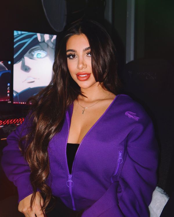 Julia Bayonetta OnlyFans Gros Seins